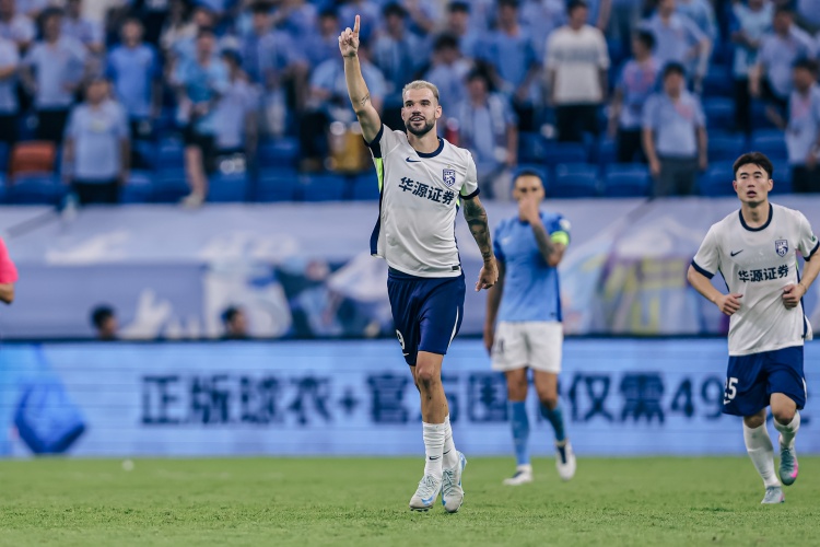 Kaiyun开云官方网站中国登录-直播吧：中甲劲旅广州豹签下29岁前三镇外援图多列