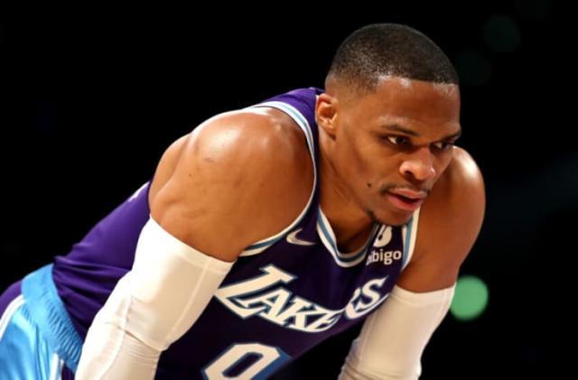 Kaiyun开云官方网站中国登录-展望湖人后半季：健康和韦少两大难题挥之不去