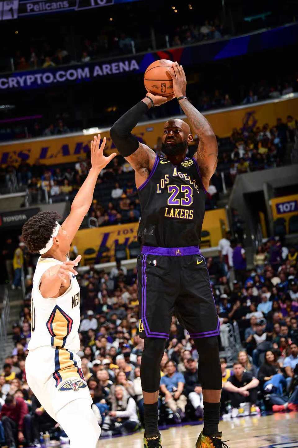 开云体育-中国官网登录入口-15835球！詹姆斯21+7+7逼近贾巴尔纪录 战锡安10胜1负扮克星