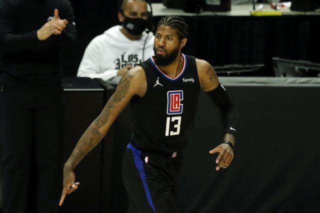 Kaiyun开云官方网站中国登录-【现场】当德克欢呼的时候 懵逼的卢指导做了什么？