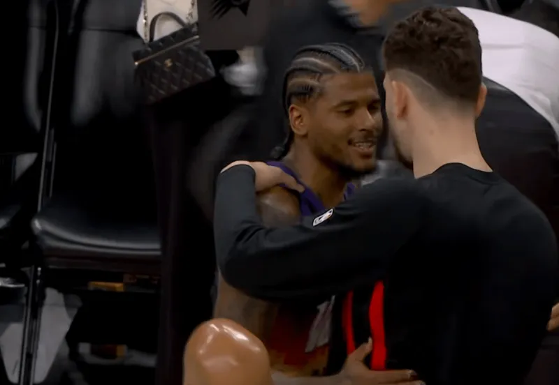 开云体育-中国官网登录入口-兄弟情深！杰伦-格林生涯首次对阵火箭，赛后和申京拥抱示意